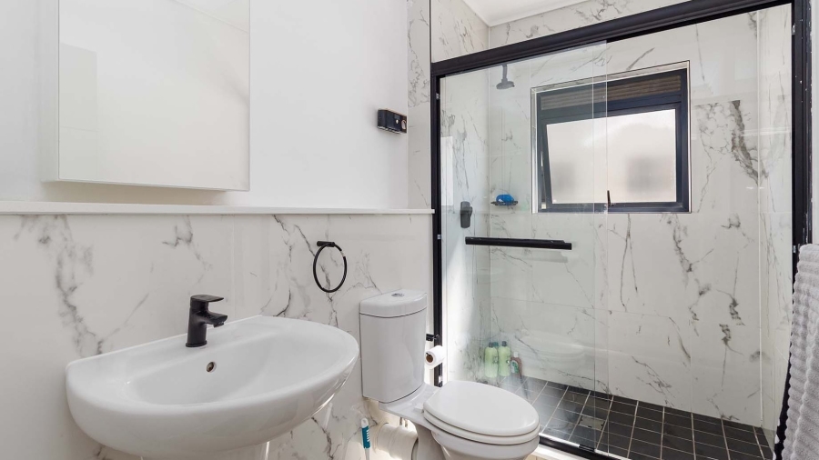 1 Bedroom Property for Sale in Sandown Western Cape